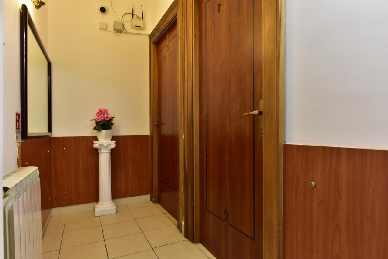 B&B Rome Terminal House Bagian luar foto